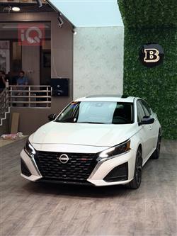 نيسان ألتيما